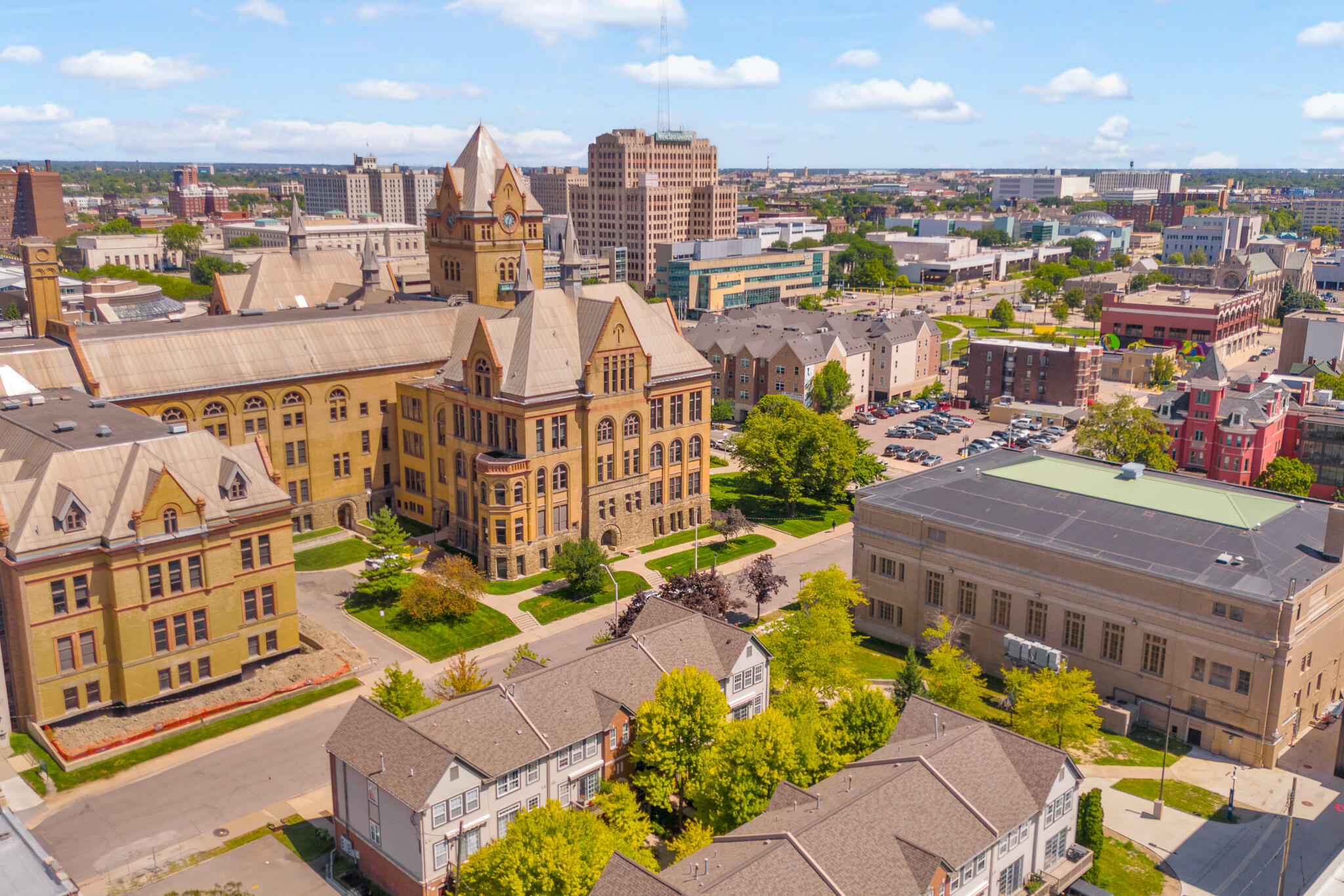 443 W Hancock Street