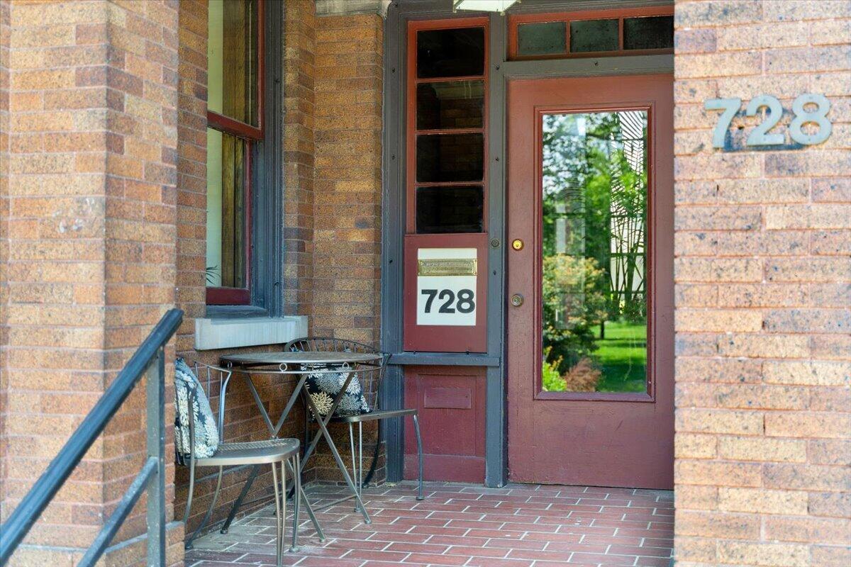 728 Longfellow Street