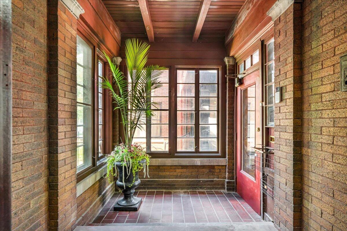 728 Longfellow Street