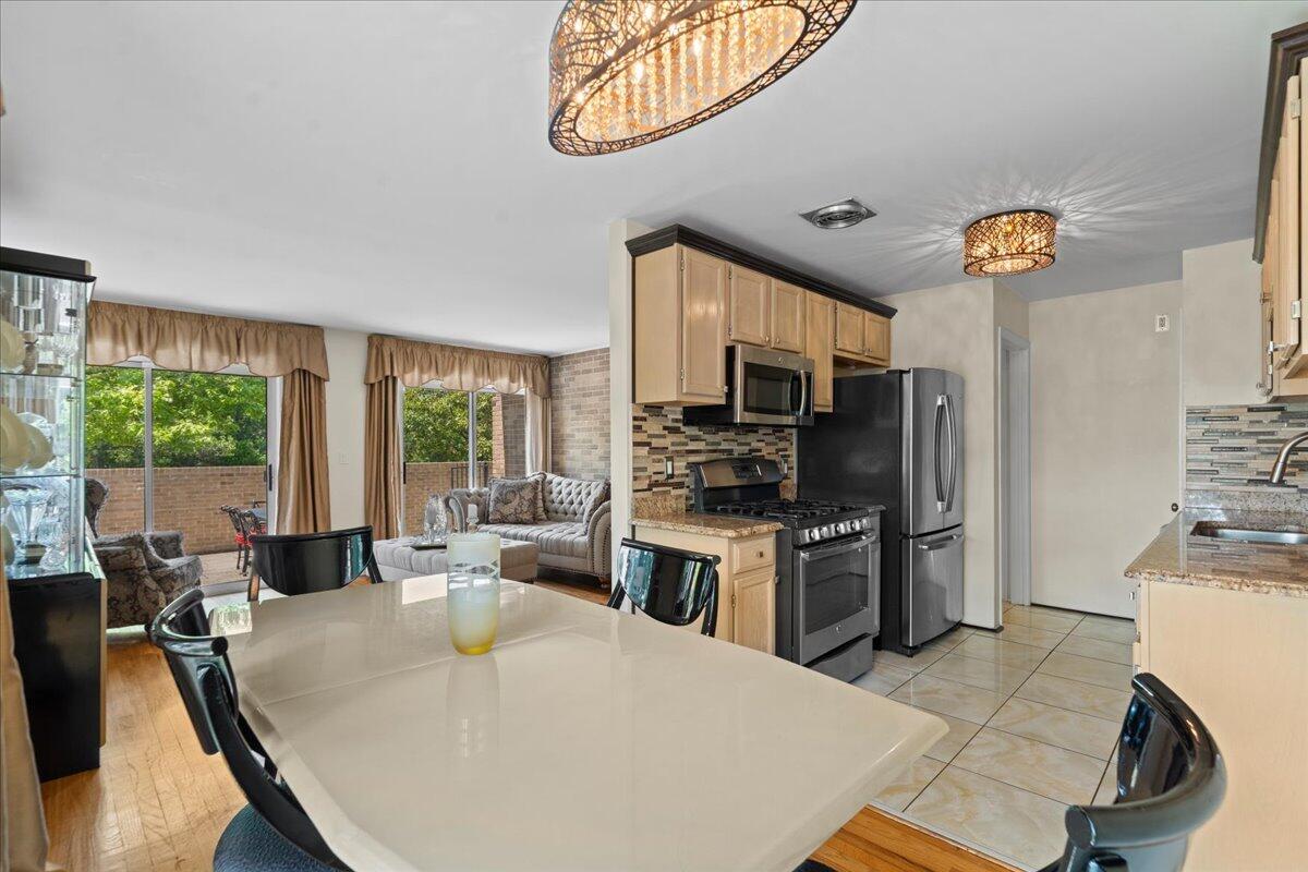 1100 Saint Aubin Place