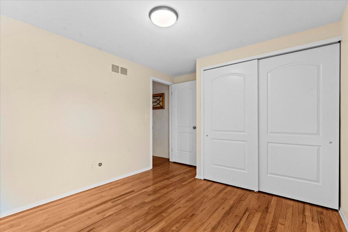1100 Saint Aubin Place