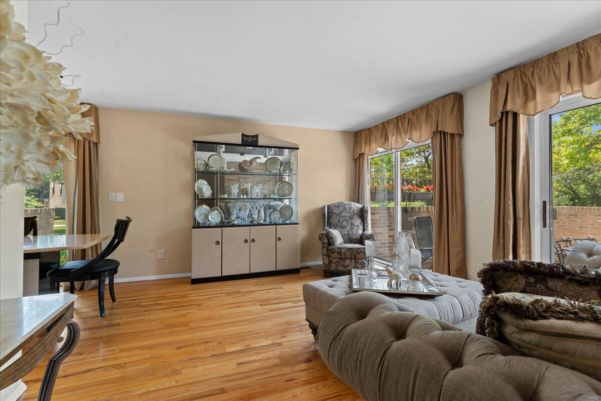 1100 Saint Aubin Place