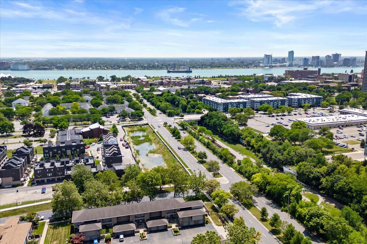 1100 Saint Aubin Place