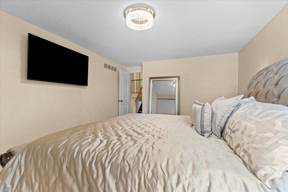 1100 Saint Aubin Place