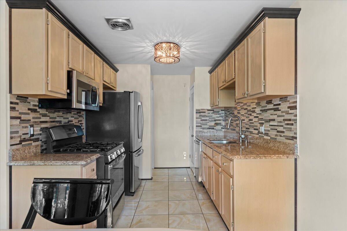 1100 Saint Aubin Place