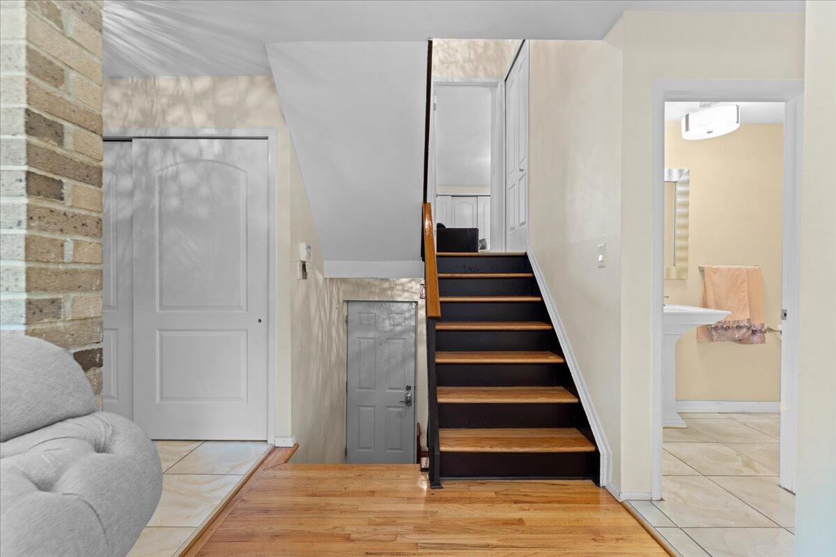 1100 Saint Aubin Place