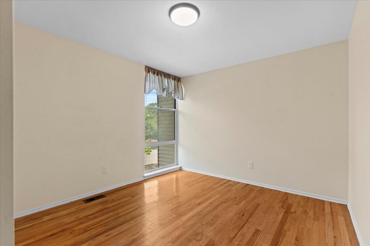 1100 Saint Aubin Place