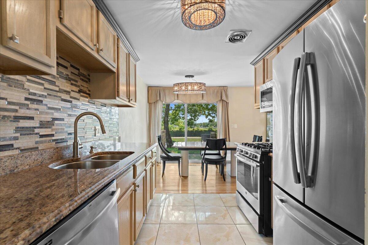 1100 Saint Aubin Place