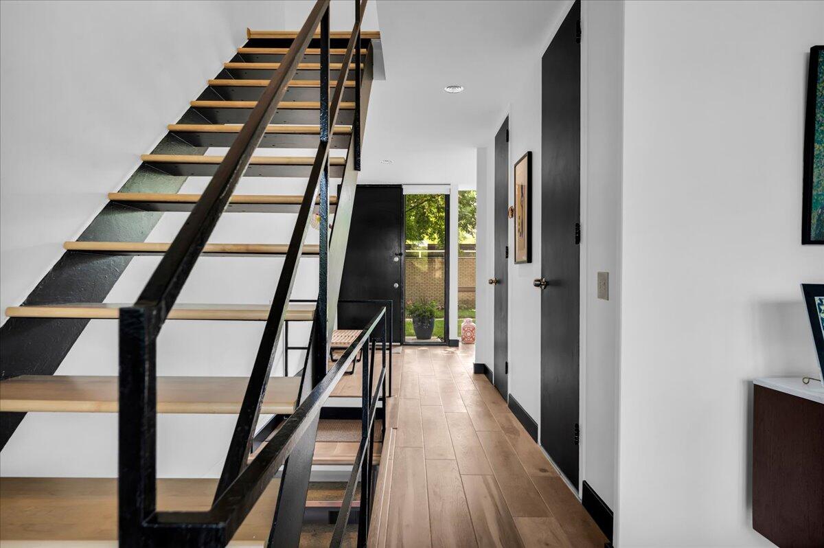 1333 Nicolet Place