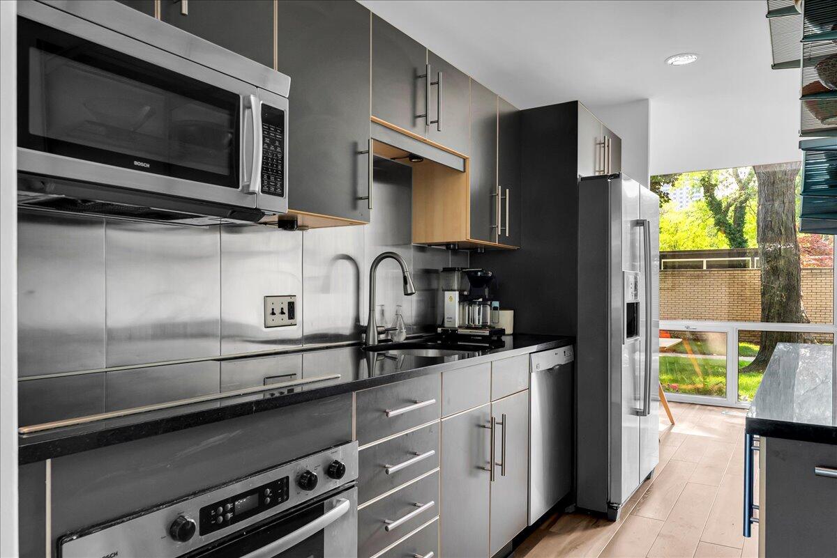 1333 Nicolet Place