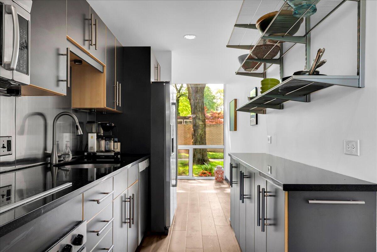 1333 Nicolet Place