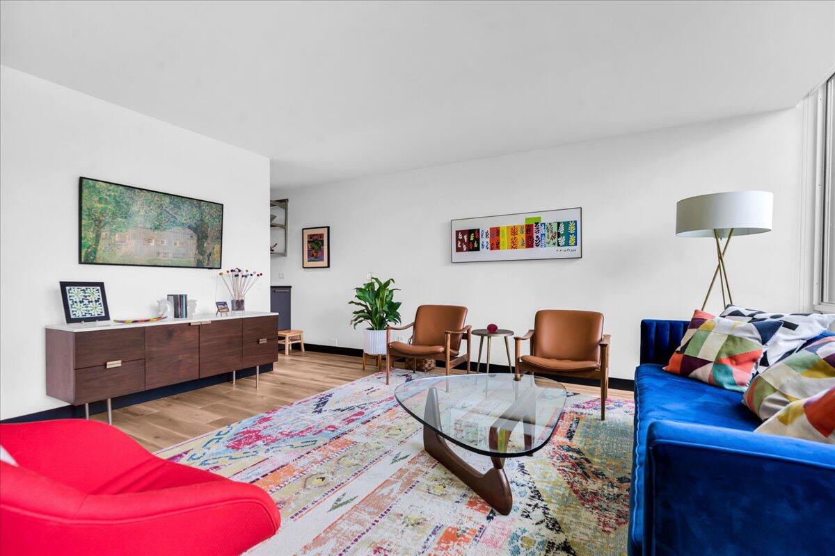 1333 Nicolet Place