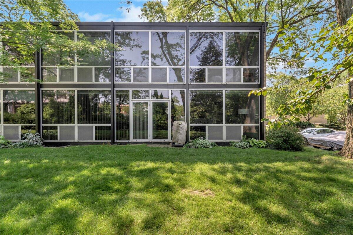 1333 Nicolet Place