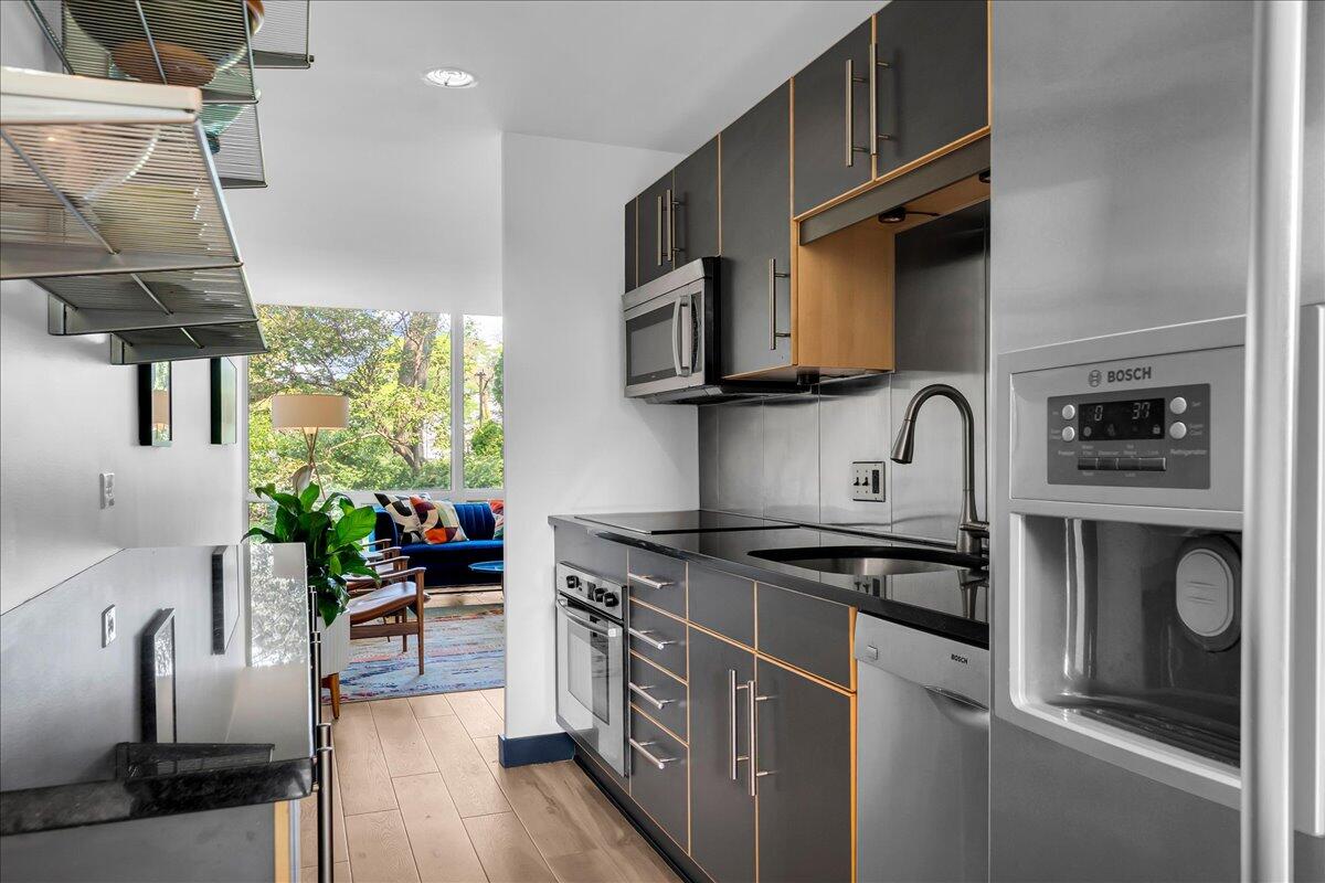 1333 Nicolet Place