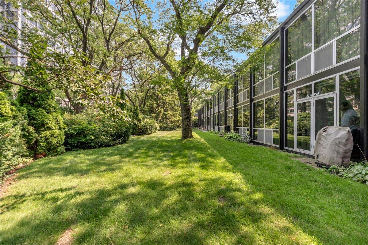 1333 Nicolet Place