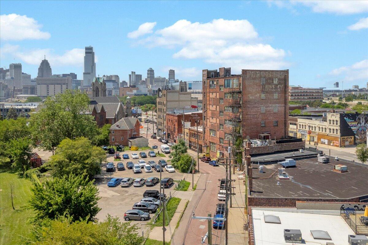 1333 Nicolet Place