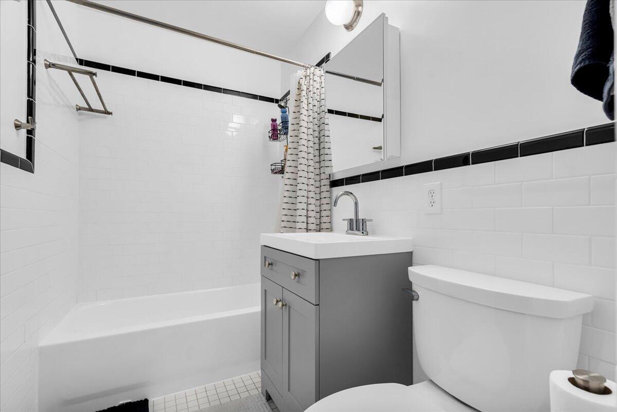 1333 Nicolet Place