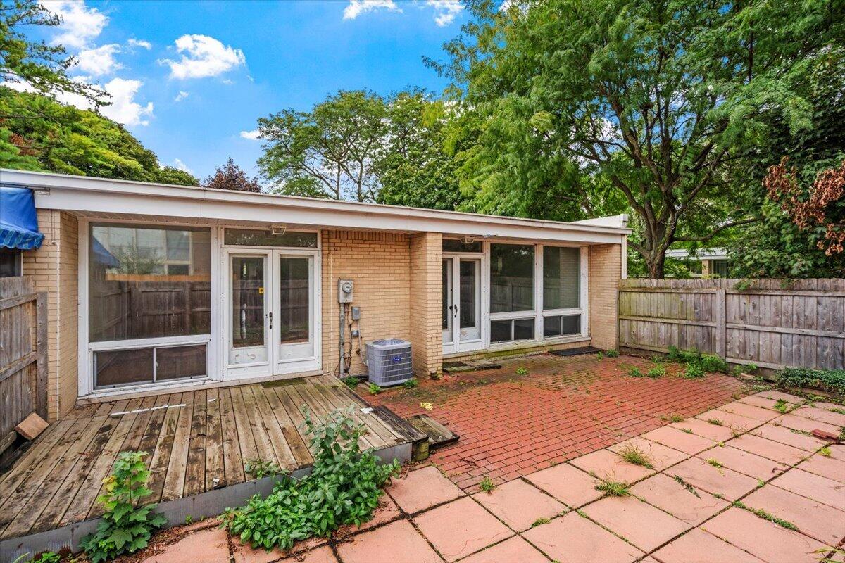 1551 Chateaufort Place