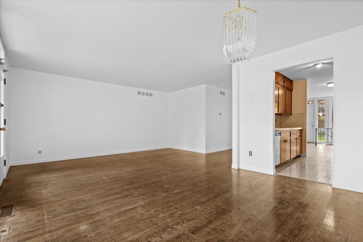 1551 Chateaufort Place