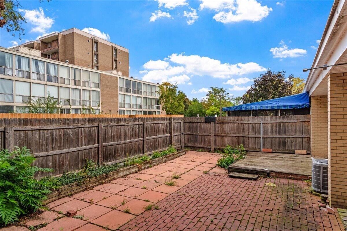 1551 Chateaufort Place