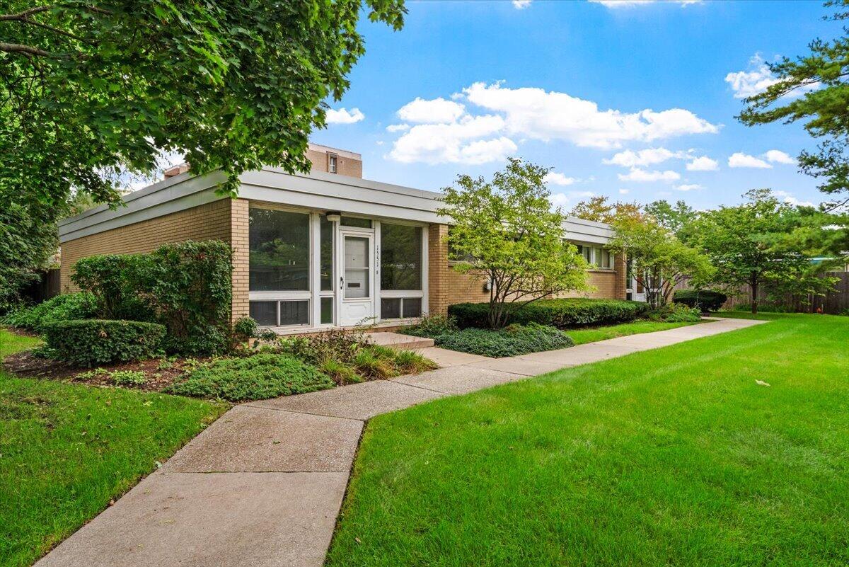 1551 Chateaufort Place