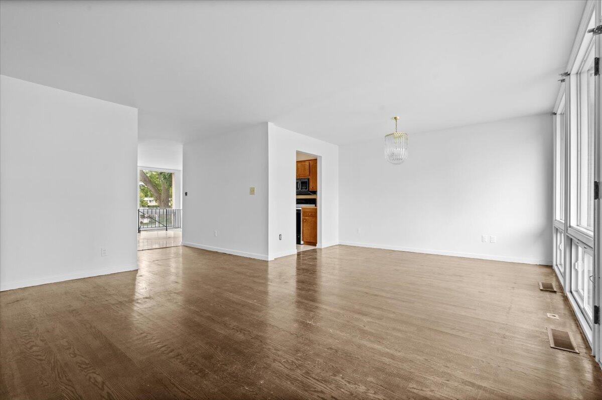 1551 Chateaufort Place