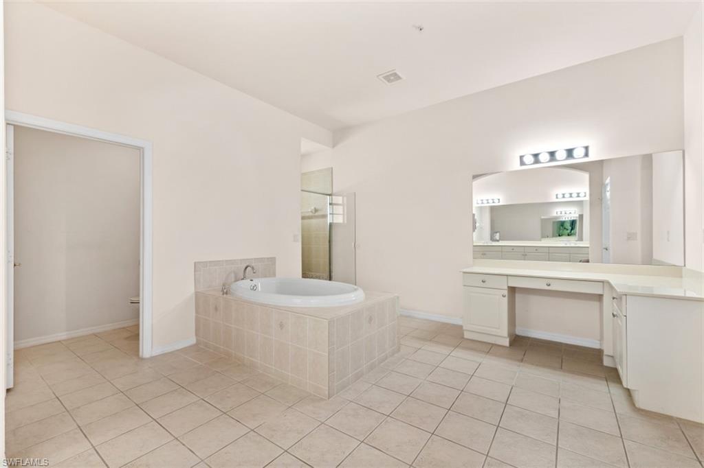 3520 Lansing LOOP 203