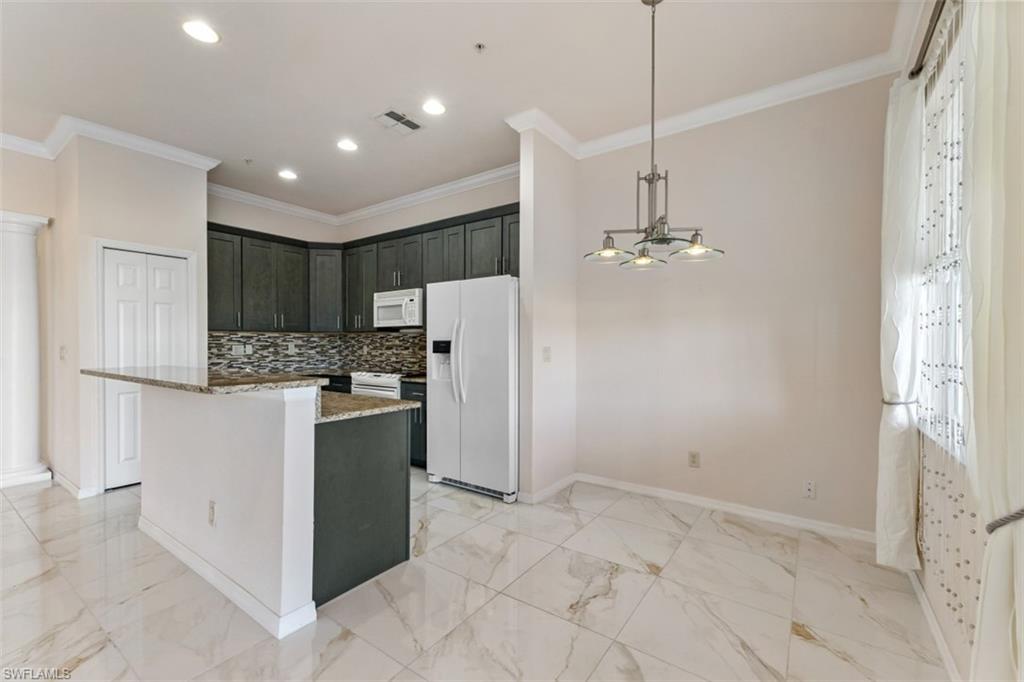 3520 Lansing LOOP 203