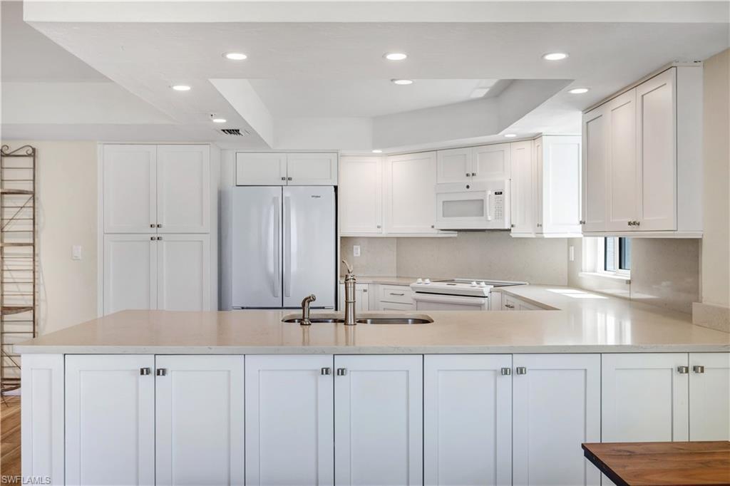 4753 Estero BLVD 1002