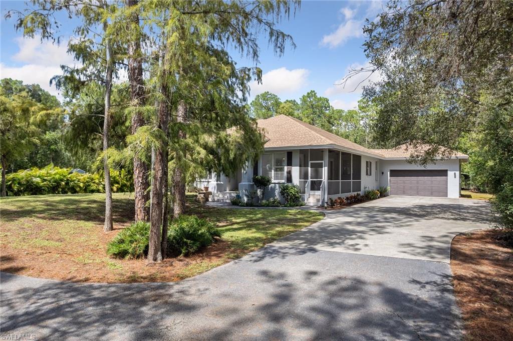 5811 Hidden Oaks LN