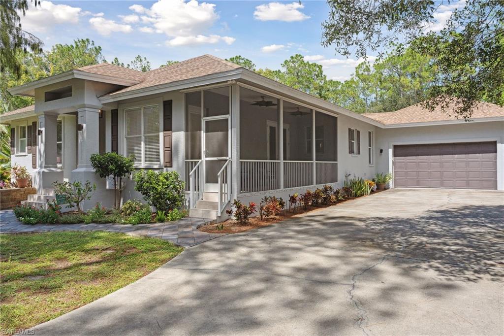 5811 Hidden Oaks LN