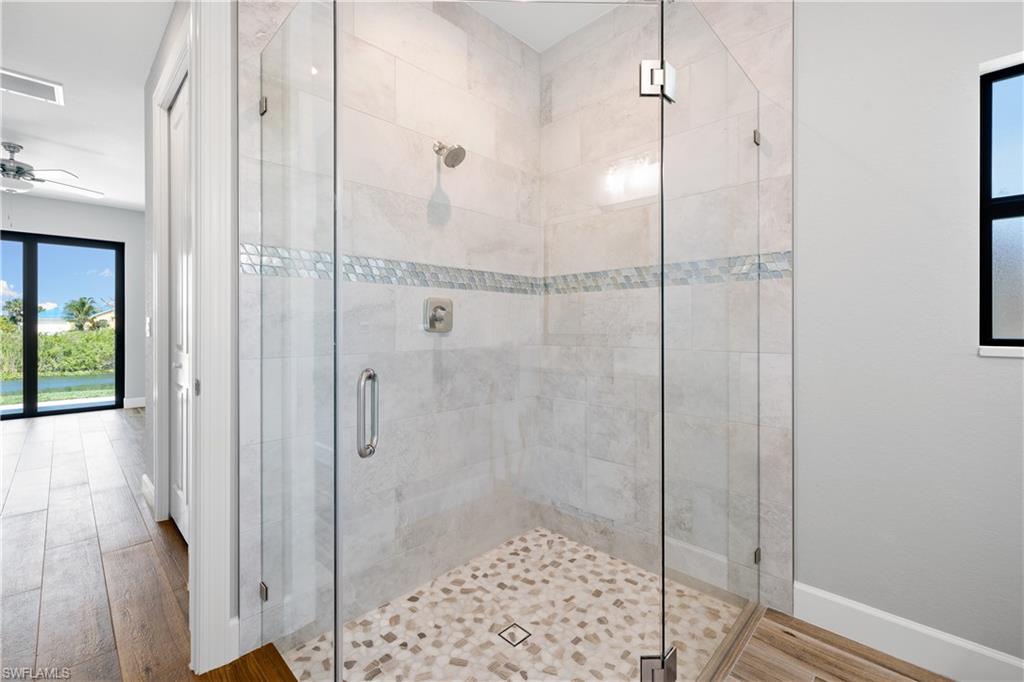 925 NE 11th TER