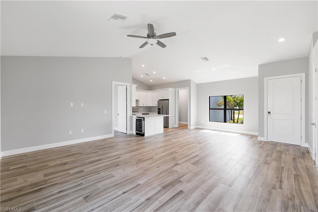925 NE 11th TER