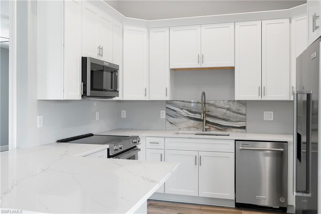 925 NE 11th TER