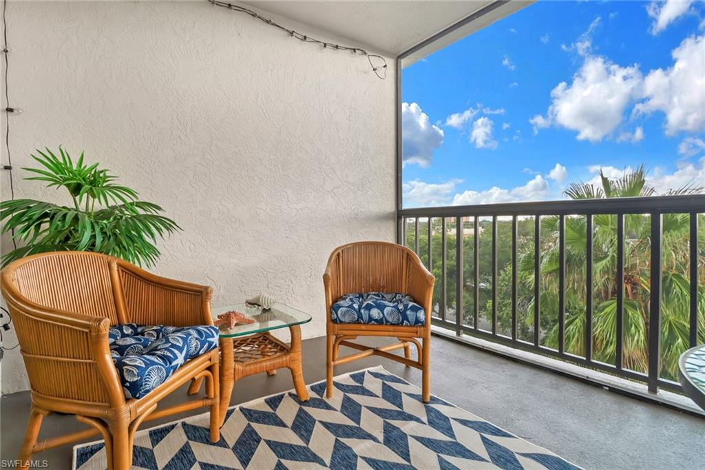 2121 Collier AVE # 508