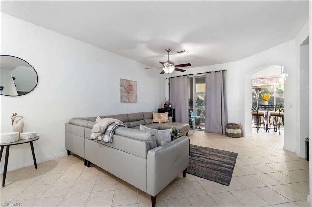9775 Roundstone CIR