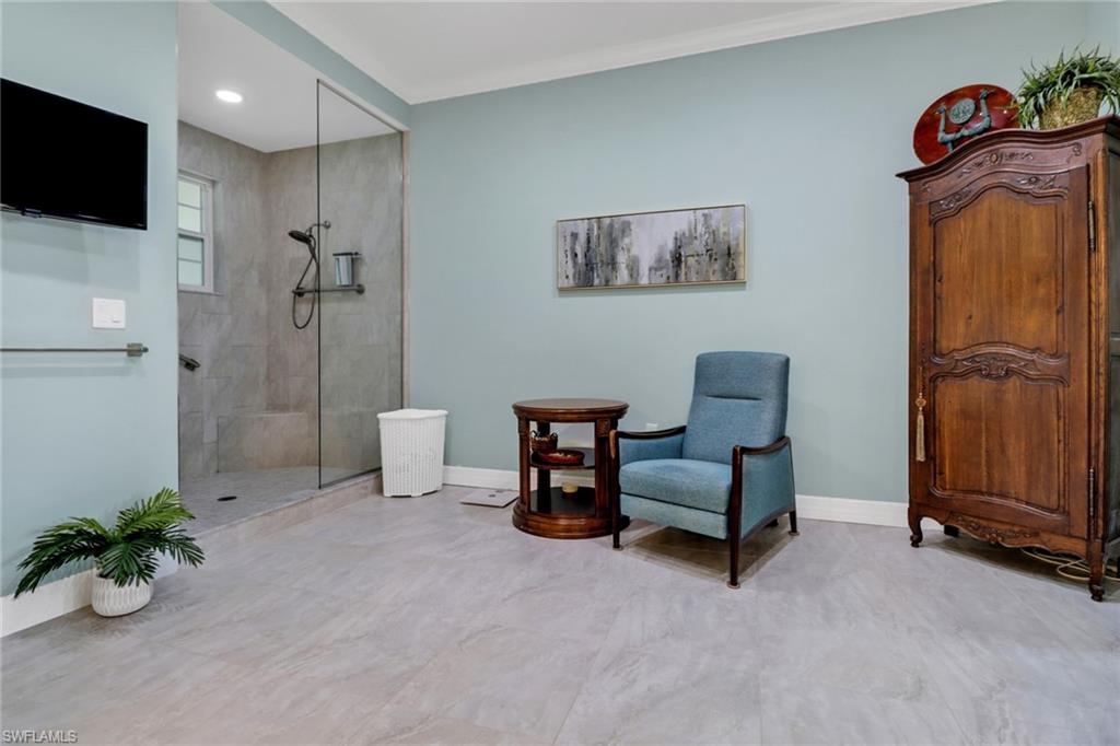 3530 Lansing LOOP # 204