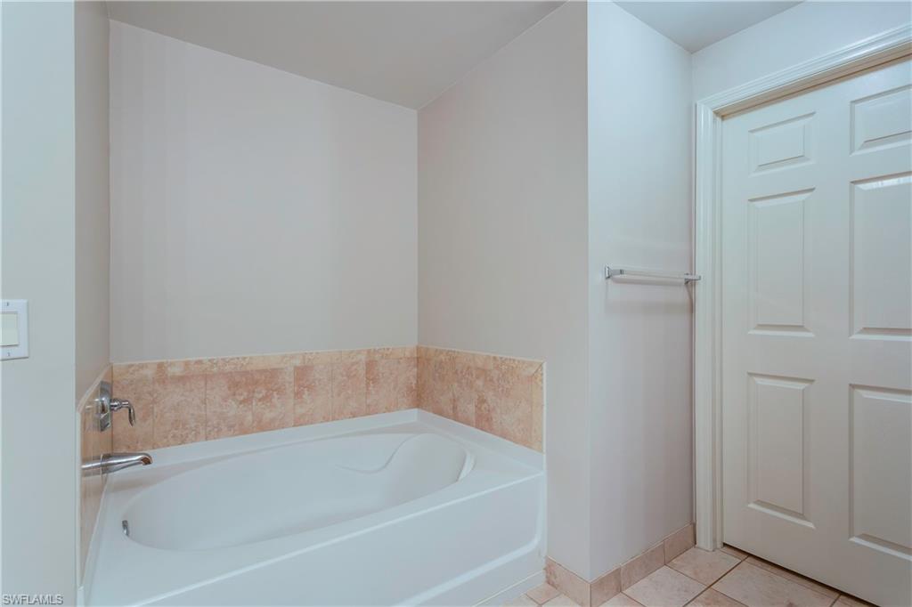 20265 Royal Villagio CT # 207