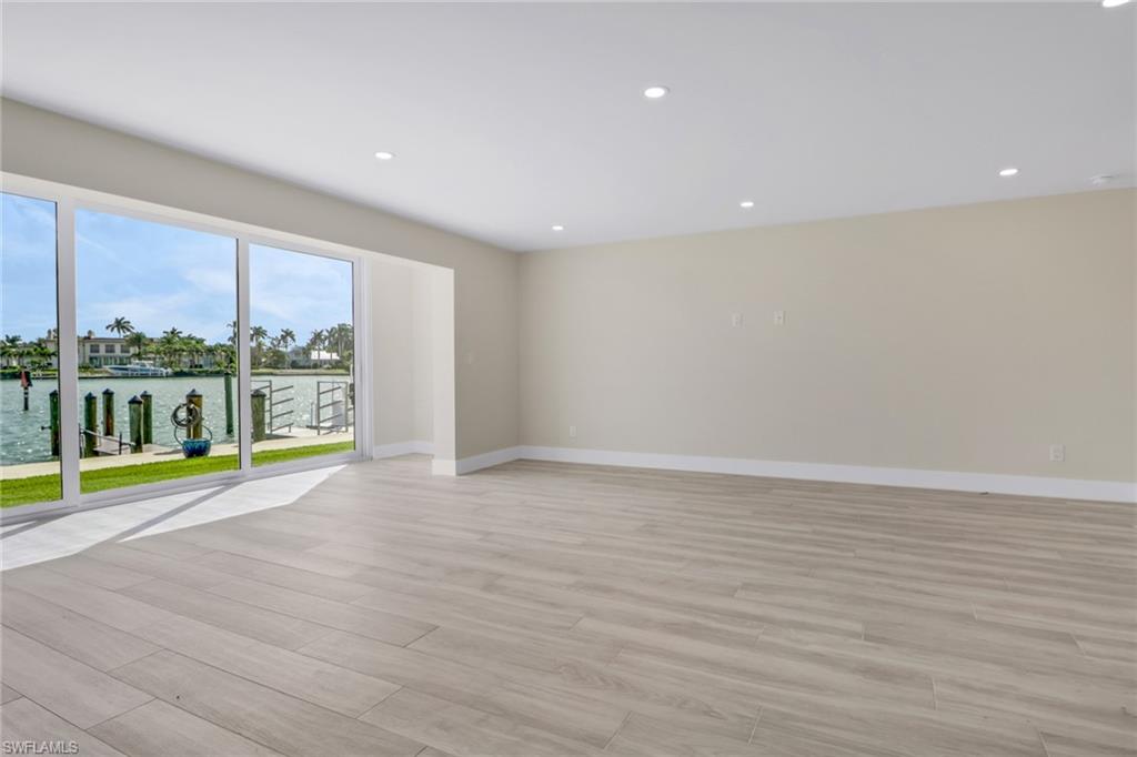 2500 Gulf Shore BLVD N # S10