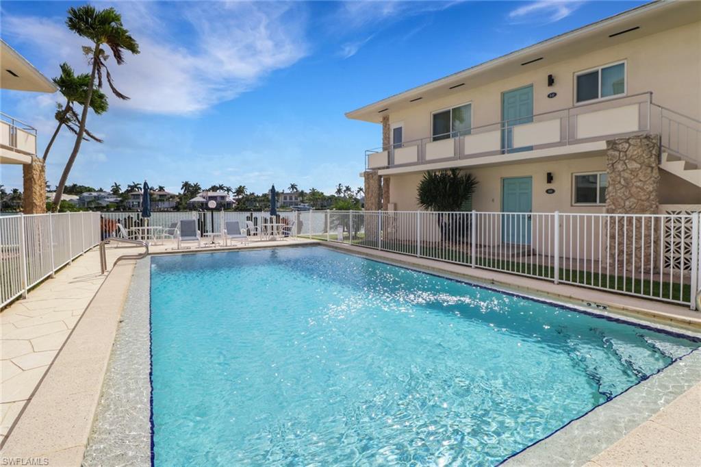 2500 Gulf Shore BLVD N # S10