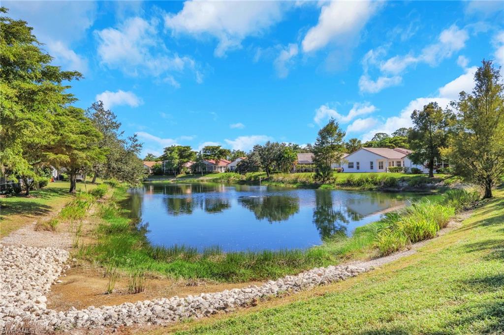 8896 CASCADES ISLE BLVD