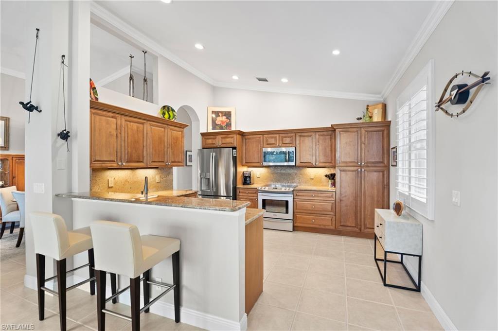 20016 Castlemaine AVE