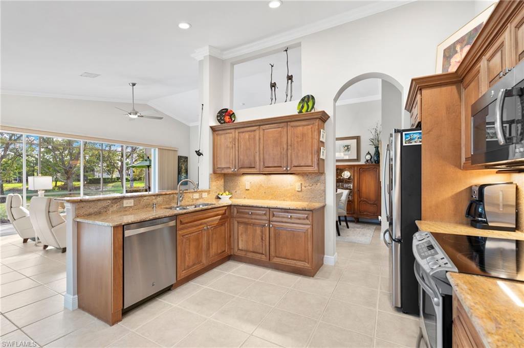 20016 Castlemaine AVE