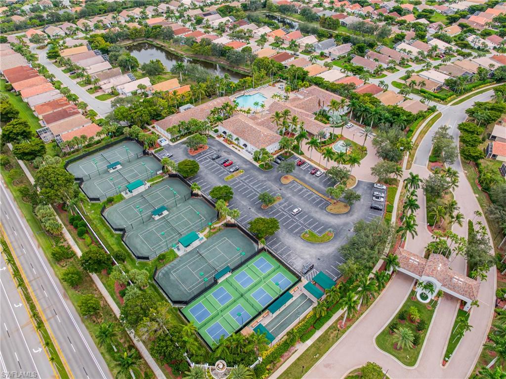 8949 Cascades Isle BLVD