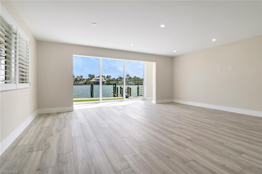 2500 Gulf Shore BLVD N # S10