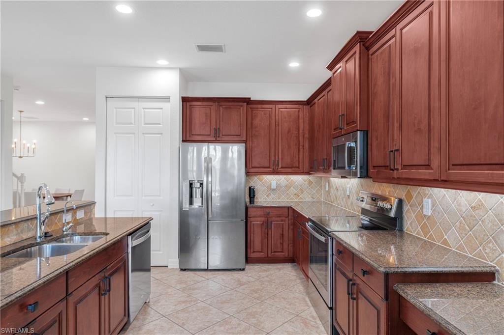 10487 Winged Elm LN