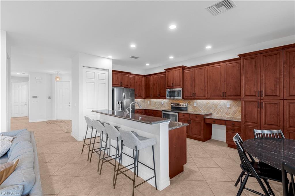 10487 Winged Elm LN