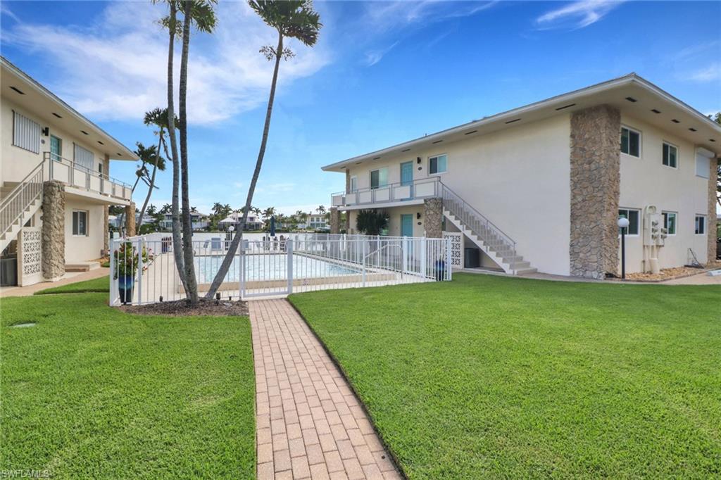 2500 Gulf Shore BLVD N # S10