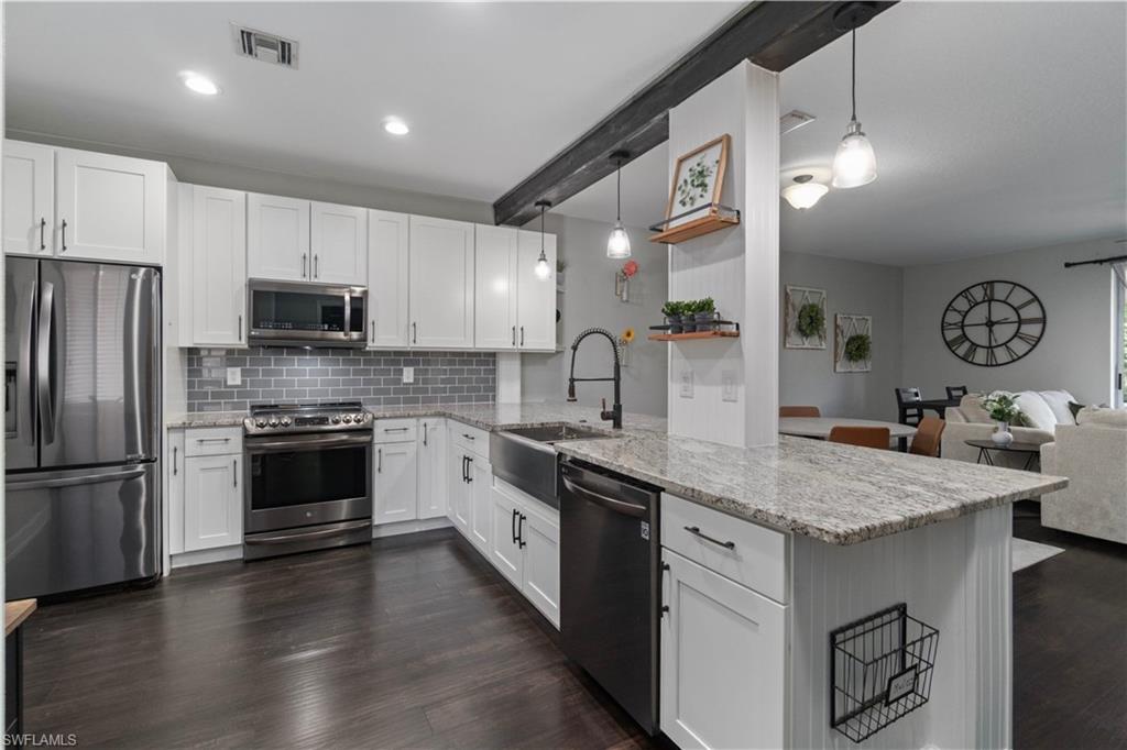 17565 Cherry Ridge LN