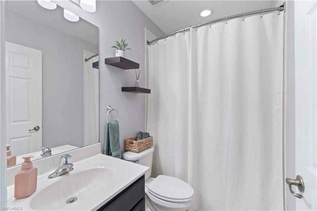 17565 Cherry Ridge LN